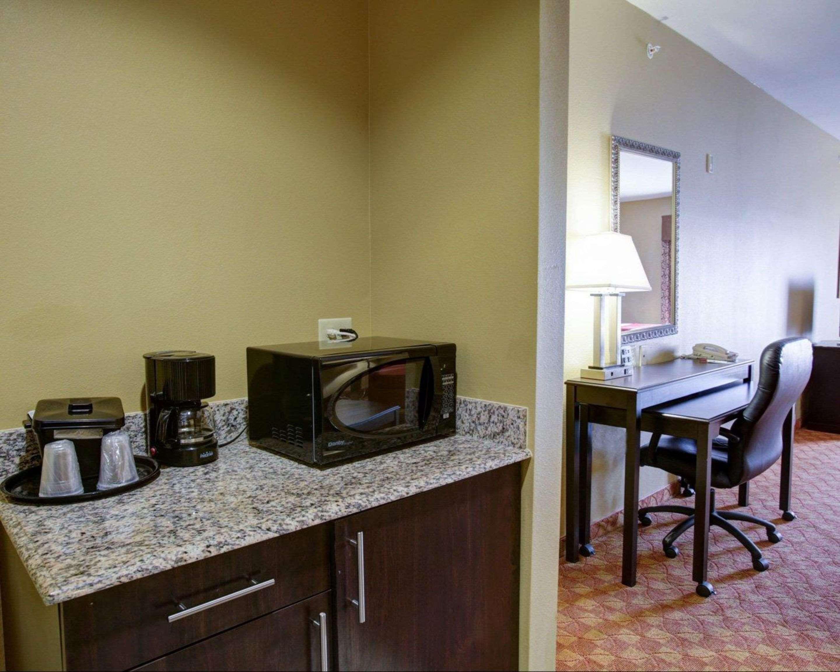Comfort Suites Old Town Спринг Екстериор снимка