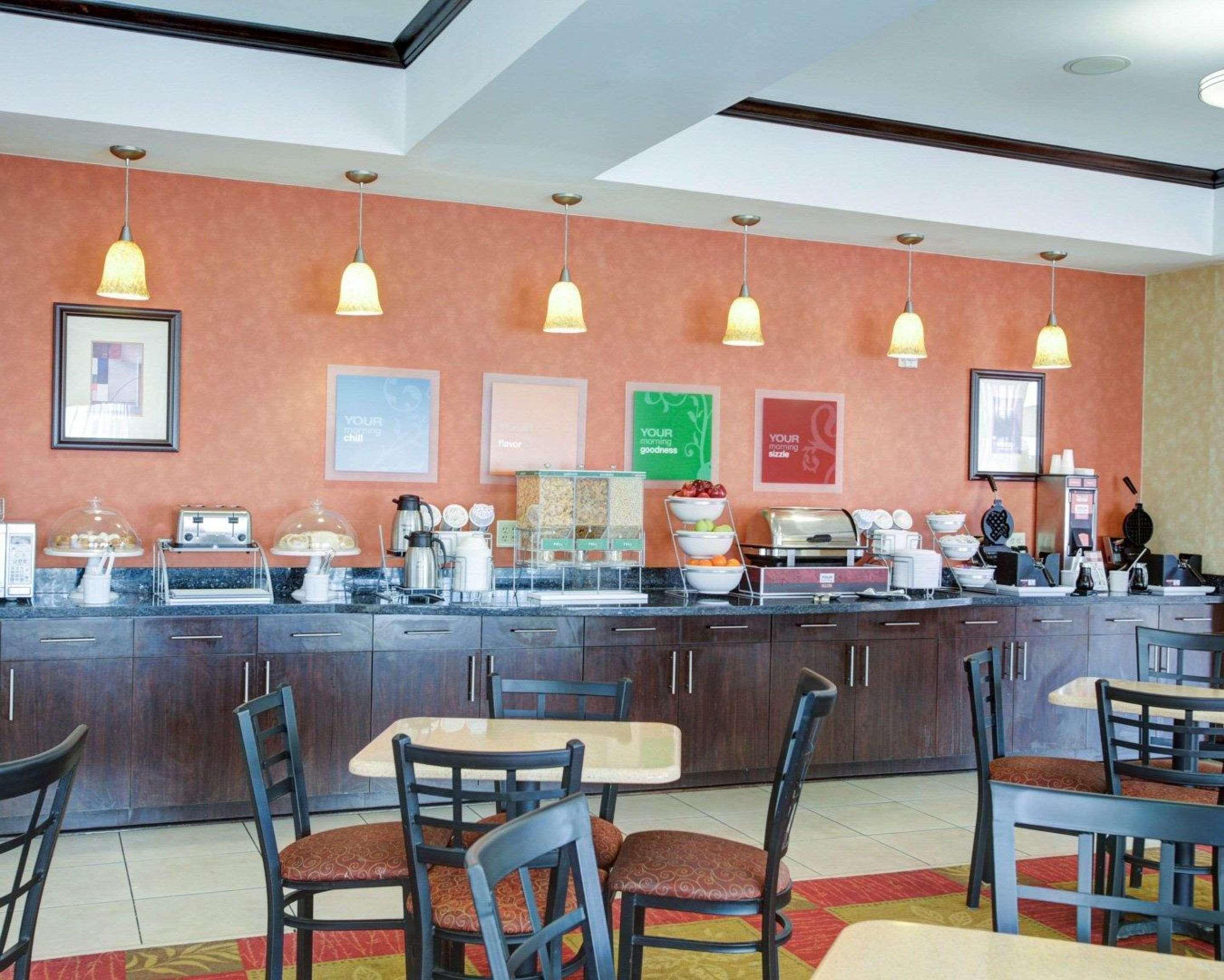 Comfort Suites Old Town Спринг Екстериор снимка