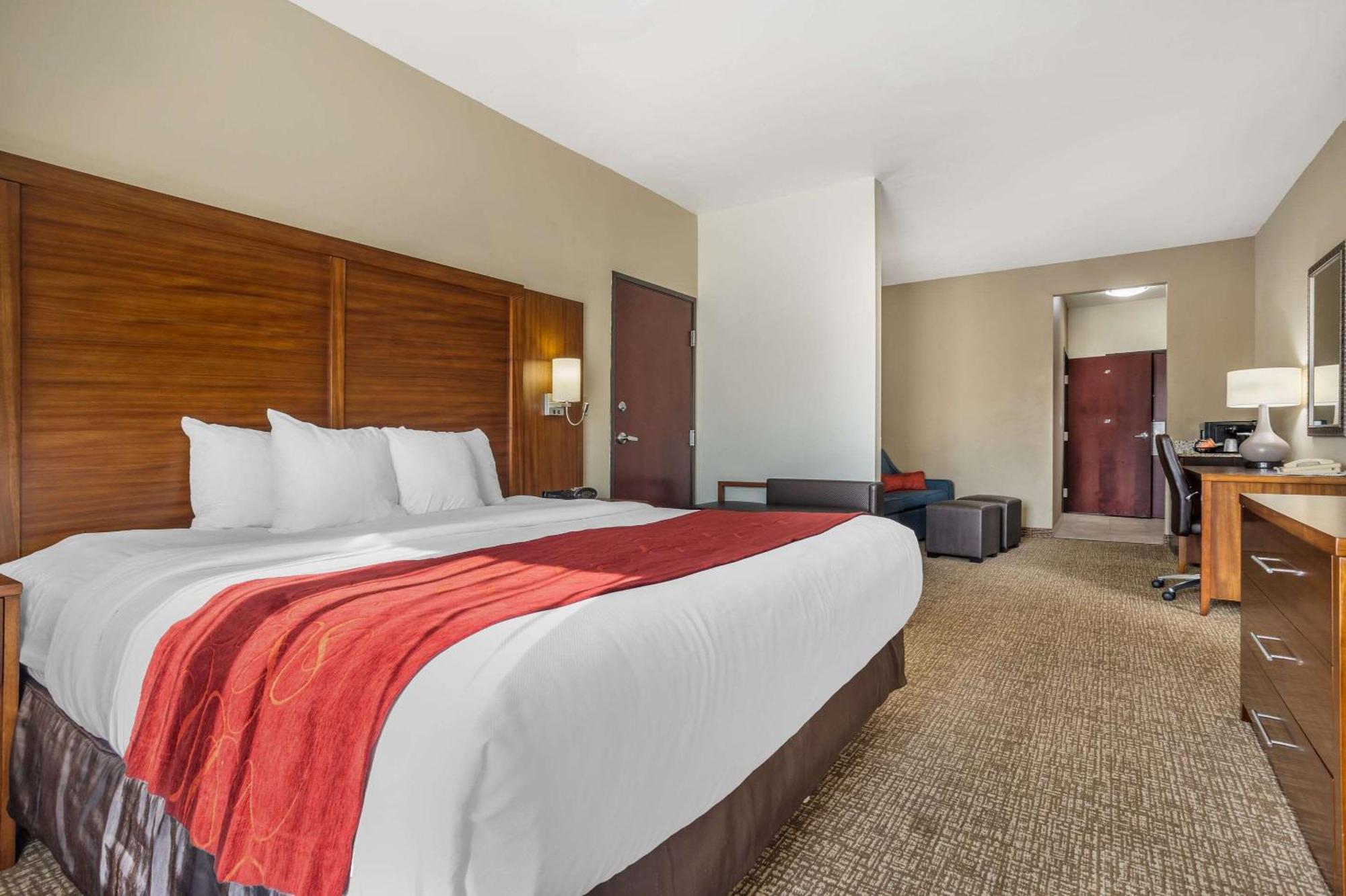 Comfort Suites Old Town Спринг Екстериор снимка
