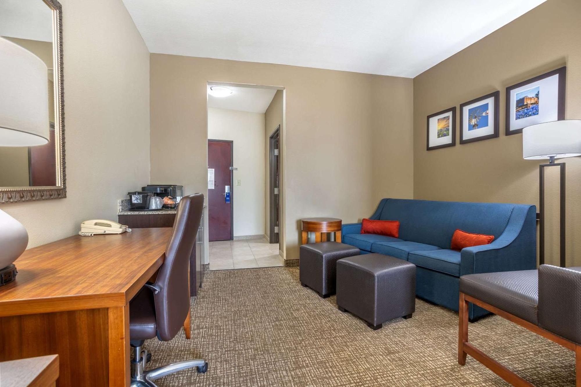Comfort Suites Old Town Спринг Екстериор снимка