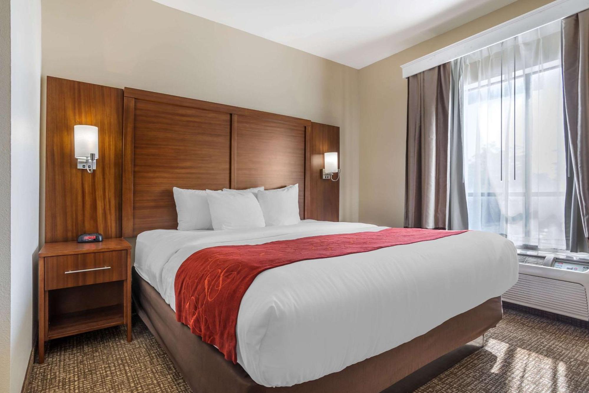 Comfort Suites Old Town Спринг Екстериор снимка